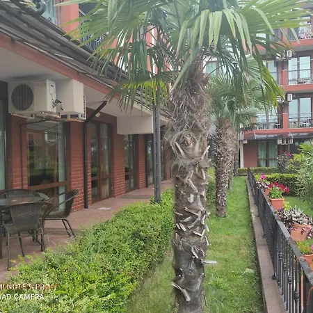 Garden View In Chateau Marina *